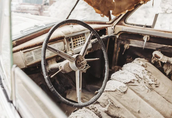 Fechar Velho Vintage Carro Enferrujado Caminhão Abandonado Deserto — Fotografia de Stock