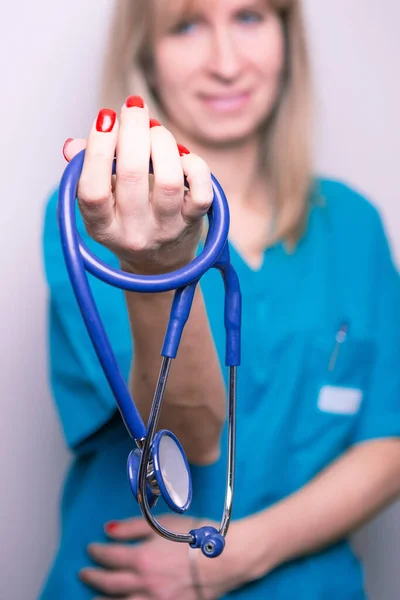 Portrait Recadré Femme Médecin Avec Stéthoscope — Photo