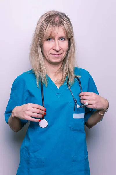 Portrait Une Infirmière Avec Stéthoscope — Photo