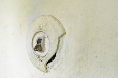 Çok eski beyaz güç anahtarı