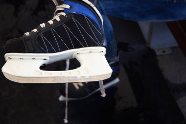 insan, spor ve eğlence kavramı kış - kadar yakın dostları w