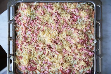 Ev yapımı pizza pişirme önce