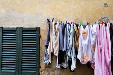 Çamaşırhane Toskana Clothesline üzerinde