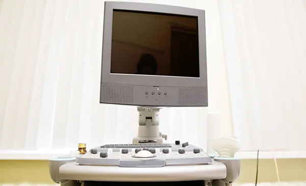 Urządzenie USG w gabinecie lekarza — Zdjęcie stockowe