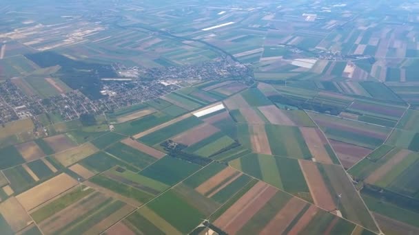 Paisaje desde la ventana del avión — Vídeos de Stock