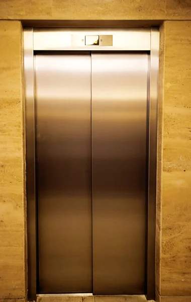 Metal elevator doors — Stock Photo, Image