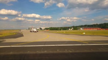 Cevabınız için wating uçak pistte kalkış