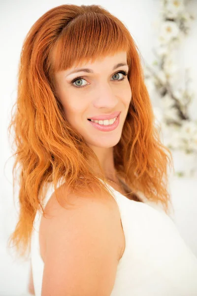 gülümseyen kadın Kızıl saçlı