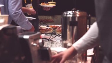 Öğle yemeği molası. Catering