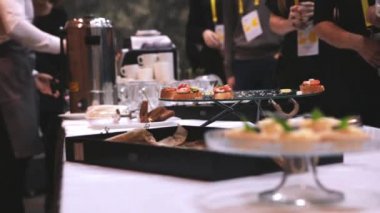 Öğle yemeği molası. Catering