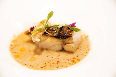 Balık suyu, Balık ve karides yemek