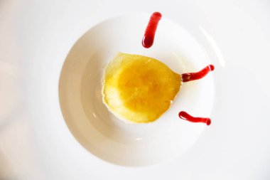 puding şeklinde tatlı