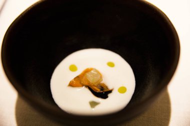 siyah plaka krem çorbası