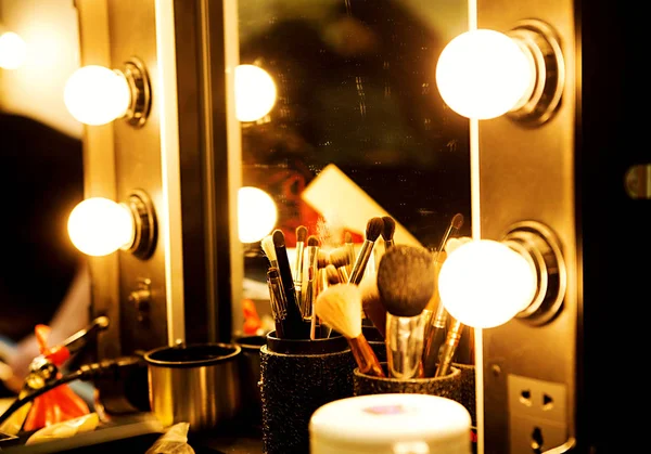 Mirror with light bulbs for make-up — Stock Photo, Image