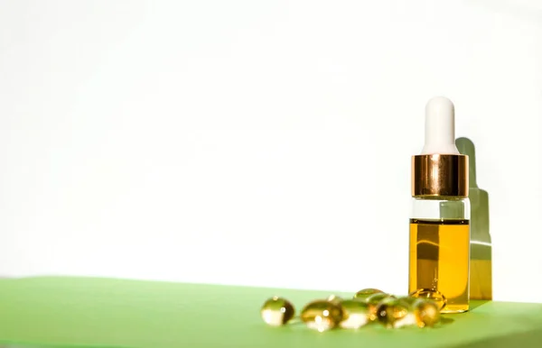 Natural Cosmetics Concept Essential Oil Glass Bottle Dropper Vitamin Pills — Stock Photo, Image