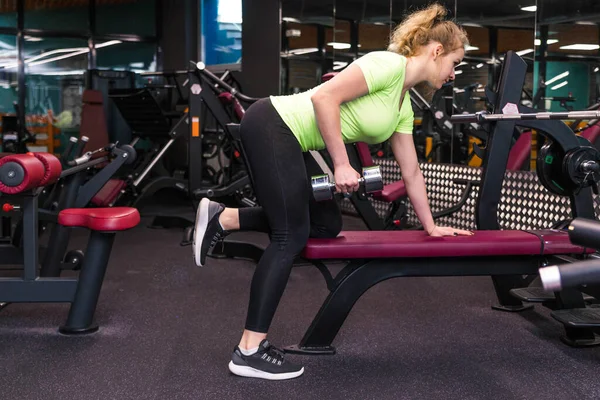 Fitness Sport Training Und People Konzept Junge Frau Mit Hantelmuskeln — Stockfoto