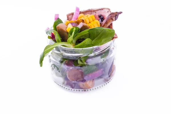 Salad Dengan Potongan Daging Sapi Sayuran Panggang Terong Jagung Jamur — Stok Foto