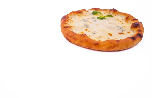 Délicieuse Pizza Fraîche Avec Crème Sur Fond Blanc Photo Horizontale — Photo