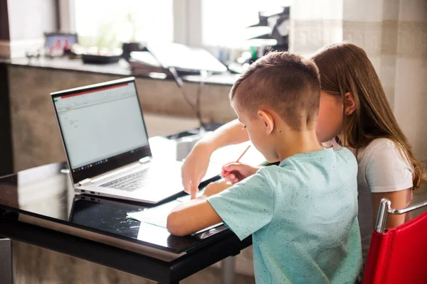 Junge Und Mädchen Bruder Und Schwester Lernen Hause Auf Dem — Stockfoto