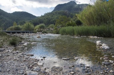 Montanejos Köyü geçen Mijares Nehri