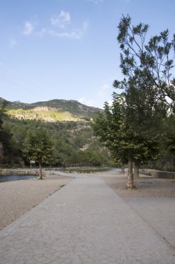 Montanejos Köyü geçen Mijares Nehri