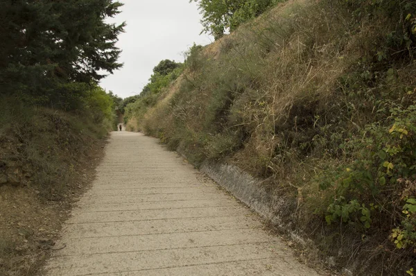 Camino de Santiago desde Puente la reina a Estella — Foto de Stock