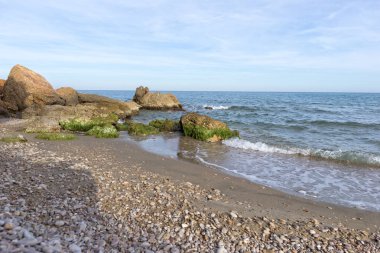 Akdeniz kıyılarında