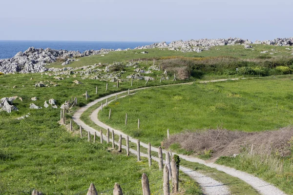 Caminhando ao longo da Buelna — Fotografia de Stock