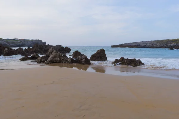 La playa de Toro en Llanes — Foto de Stock