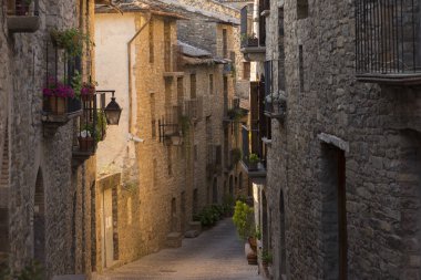 Kasaba Ainsa tarafından