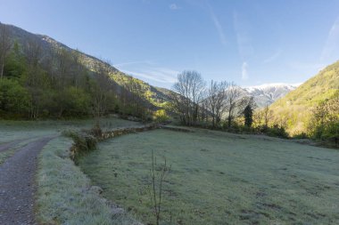 Broto manzara pyrenees içinde