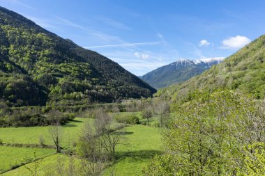 Broto manzara pyrenees içinde