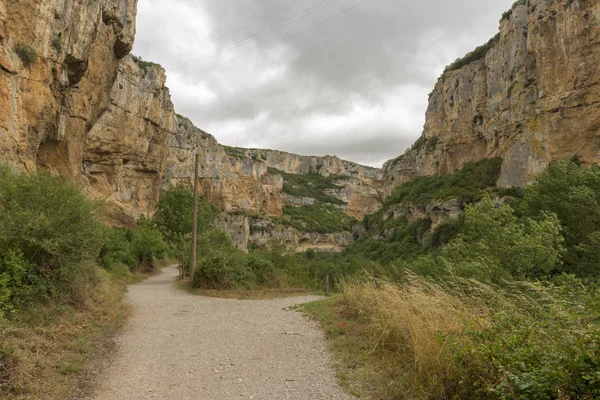 Irati lumbier ağzına giriyor