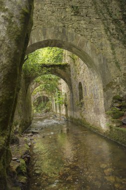 Silah terk edilmiş fabrikası