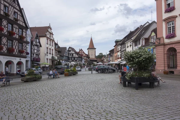 Gengenbach, Baden Wurttemberg / Almanya - 16 Ağustos 2017: karakteristik yarı ahşap evleri ile ortaçağdan kalma şehir merkezi