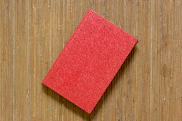 Un libro rojo — Foto de Stock