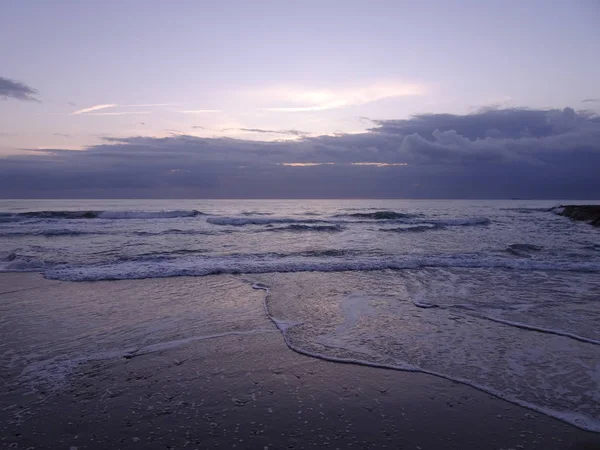 A costa de Benicasim ao nascer do sol, Castellon — Fotografia de Stock