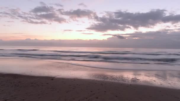 Benicasim pobřeží při západu slunce — Stock video