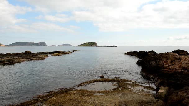 Ακτή Του Des Canar Στην Ίμπιζα Νησιά Βαλεαρίδες — Αρχείο Βίντεο