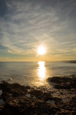 Sahil Oropesa del Mar adlı bir gündoğumu