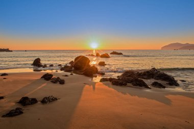Şafakta Beach'te Noja Köyü