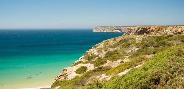 Kusten i portugisiska Algarve i sommar — Stockfoto