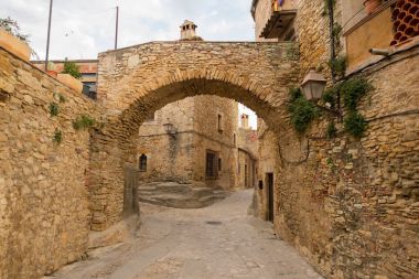 Girona il Peratallada şehir