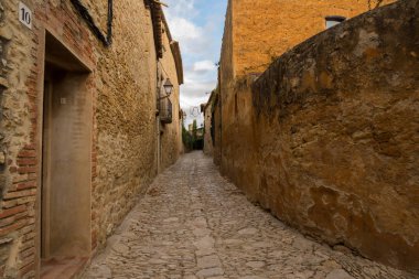 Girona il Peratallada şehir