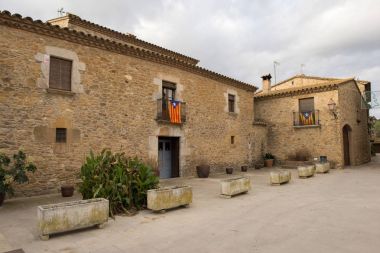 Girona il Peratallada şehir