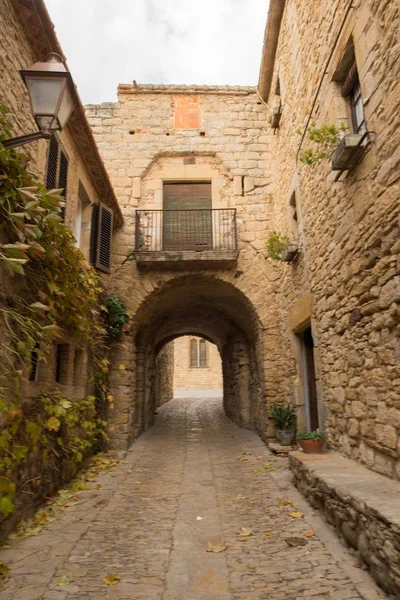 A város Peratallada, Girona tartomány — Stock Fotó