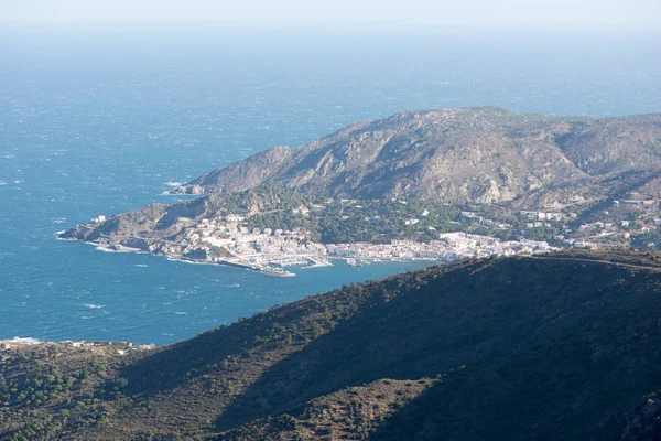 Monastère Rhodes dans le port de la jungle — Photo