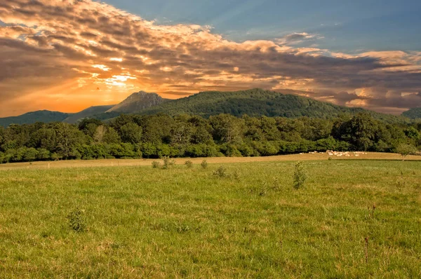 Sonnenuntergang auf dem Weg nach Santago in Navarra — Stockfoto