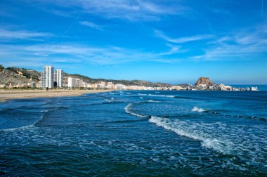 Cullera plaj ve mavi gökyüzü