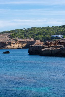 Ibiza Adası, Balear Adaları plajda Bassa
